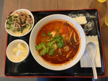 【タイ料理レストラン　ピント】JR矢野口駅から徒歩１分で、本格タイ料理が食べられる！　ランチセットは12種類、ディナーメニューは65種類！